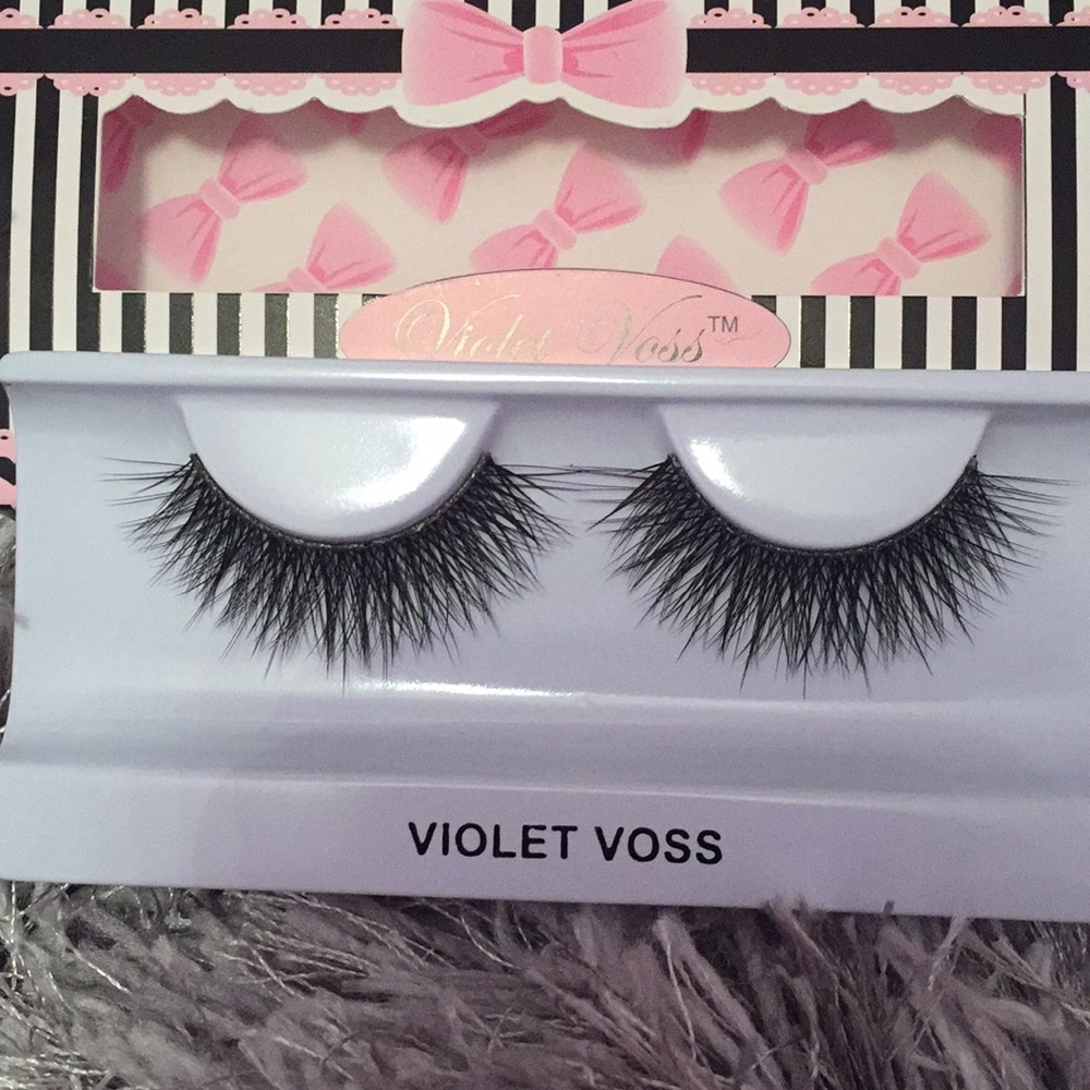 Violet Voss lashes